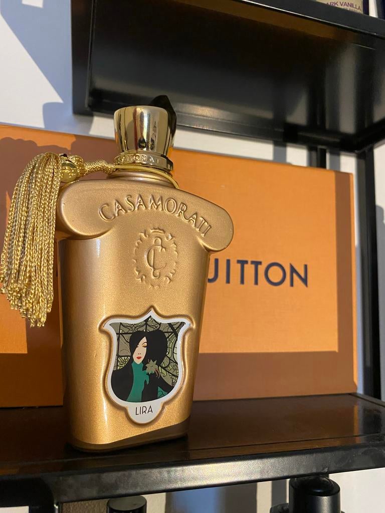 Casamorati Lira parfum, Sieraden, Tassen en Uiterlijk, Uiterlijk | Parfum, Ophalen of Verzenden, Gebruikt