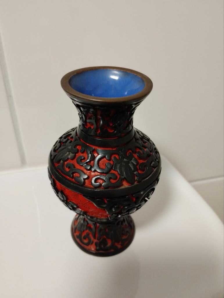 Oud chinees cinnabar blauw enamel koper vaasje, Ophalen of Verzenden