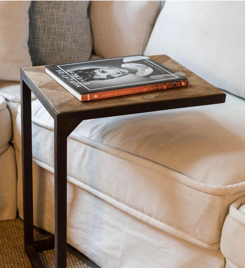 Gezocht: Riviera Maison bijzettafel Chateau Cassigny, 45 tot 60 cm, Overige materialen, Minder dan 55 cm, Ophalen of Verzenden