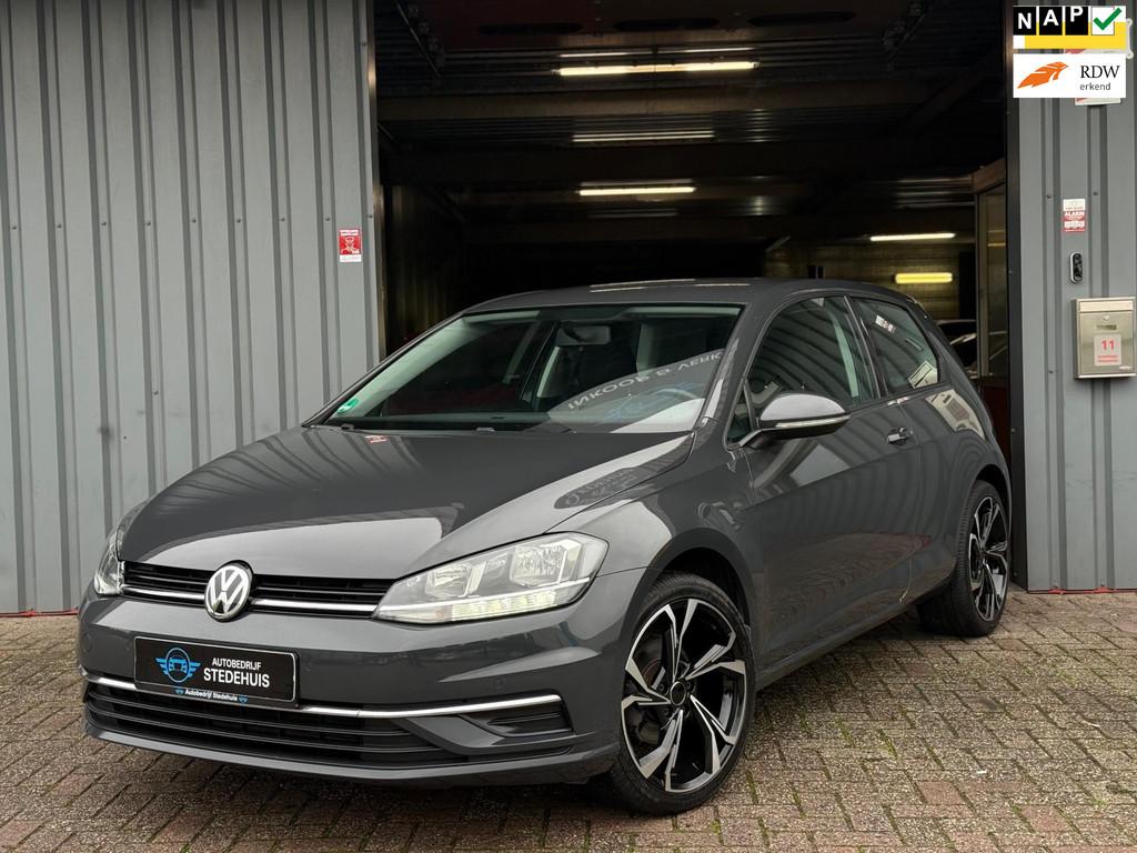 Volkswagen GOLF 1.0 TSI 110 pk Highline Nw APK | PDC 18 inch, Voorwielaandrijving, Stof, Gebruikt, Overige carrosserieën