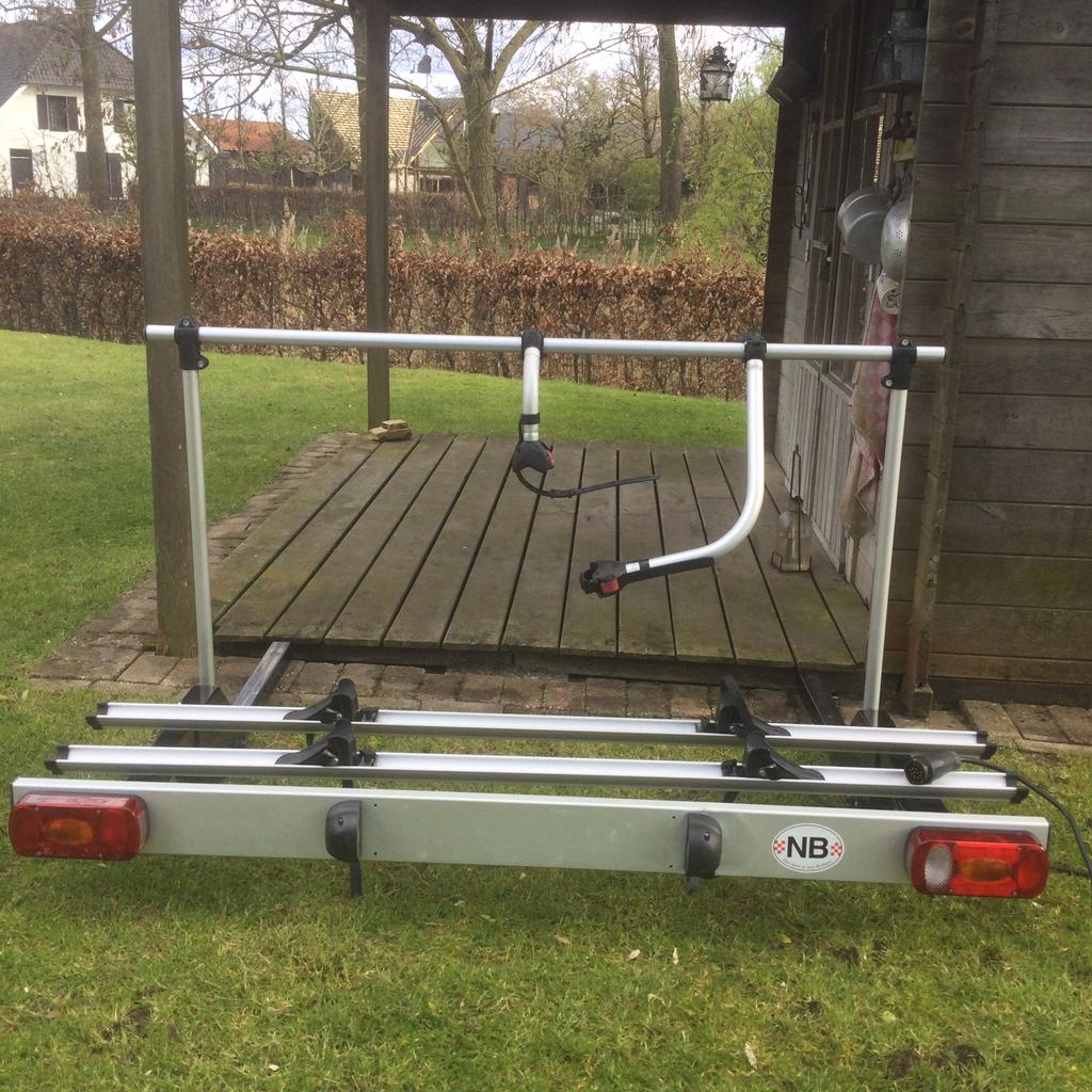 Opklapbare fietsendrager op chassis M-star. En 2x adapter., Ophalen, Gebruikt