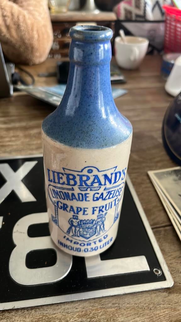 Oud limonade kruikje jaren 20/30 “Liebrand’s Grape Fruit”, Verzamelen, Ophalen of Verzenden, Zo goed als nieuw