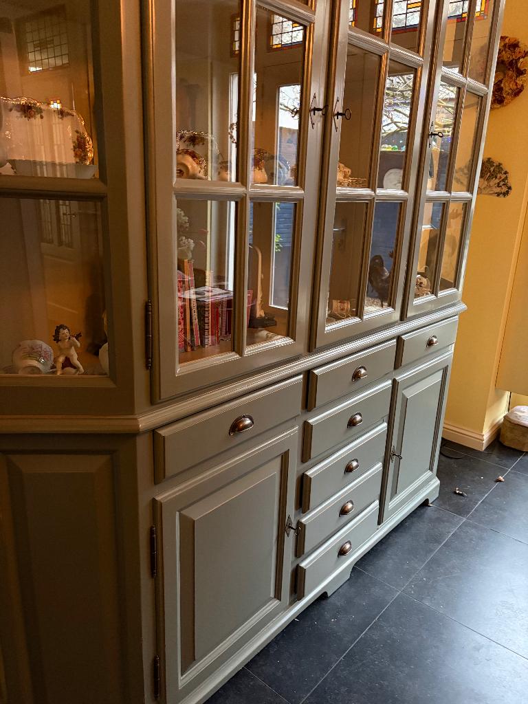 Vitrinekast, Ophalen, Met deur(en), Klassiek, 150 tot 200 cm