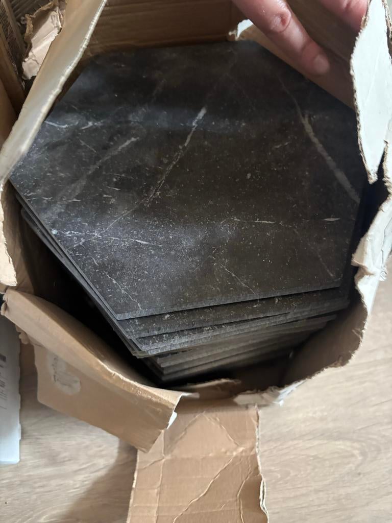 Zwarte zeshoekige tegels met marmerlook hexagon, Ophalen, Nieuw, 20 tot 40 cm, Minder dan 5 m²