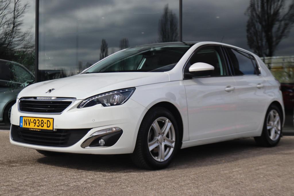 PEUGEOT 308 1.2 PT ALLURE | PANO | TREKHAAK | LED | CAMERA |, Voorwielaandrijving, Stof, Gebruikt, Euro 6