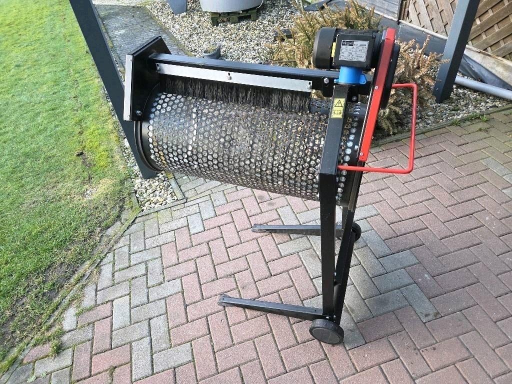 Te huur grondzeef/ trommelzeef/ rolzeef, Ophalen, Zo goed als nieuw