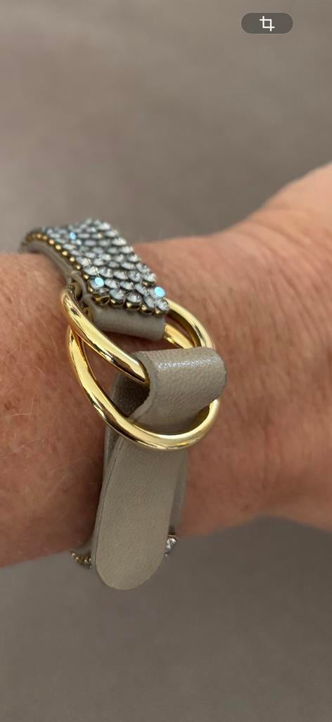 Swarovski leren armband taupe met gouden sluiting, Sieraden, Tassen en Uiterlijk, Armbanden, Overige kleuren, Leer, Zo goed als nieuw