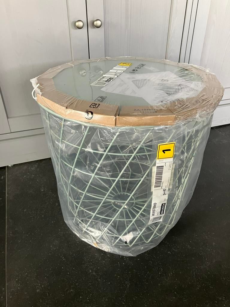 Ikea tafeltje Kvistbro Nieuw, Huis en Inrichting, Ophalen, Overige materialen, Mand, Rond