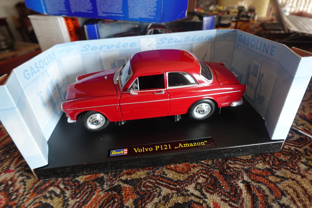 ZEER MOOIE VOLVO P 121 AMAZONE  REVELL 1;18  IN DE DOOS, Ophalen of Verzenden, Zo goed als nieuw, Auto, Revell