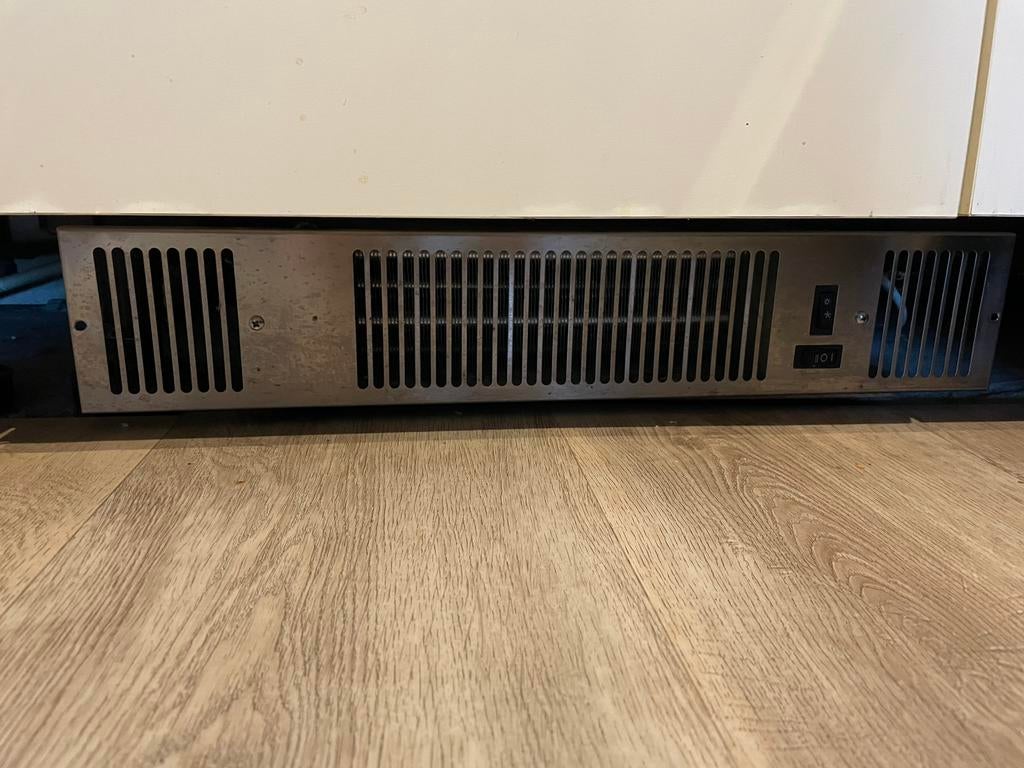 Plintverwarming kickspace Myson, Ophalen, Gebruikt, Minder dan 30 cm, Radiator