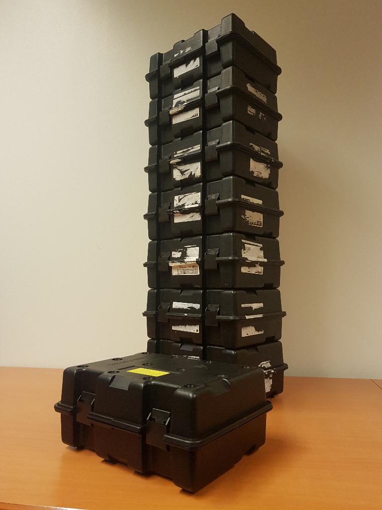 8x Koffer voor transport of opslag defensie, Ophalen of Verzenden, Gebruikt, Overige instrumenten, Flightcase