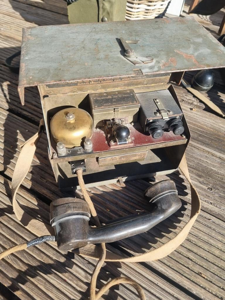 Britse veldtelefoon uit de 2e wereldoorlog WWII, Verzamelen, Militaria | Tweede Wereldoorlog, Ophalen of Verzenden, Engeland
