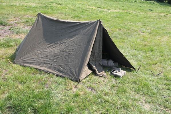 Originele pup tent uit het leger, Ophalen