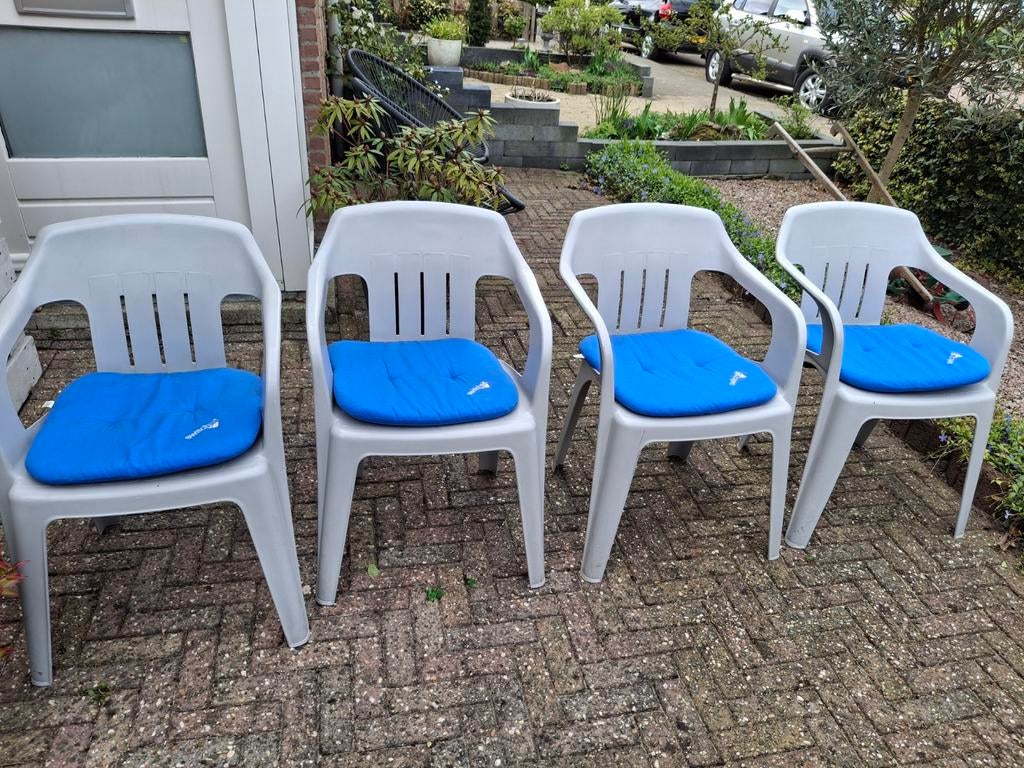 4 stevige stapelstoel Jardin met kussen, Ophalen, Kunststof