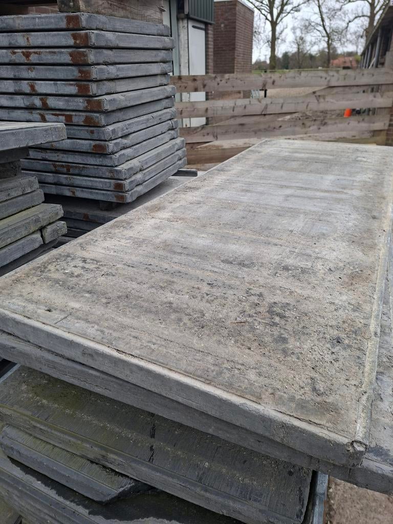 Goedkope massieve kunststof steenschotten 65x175, Ophalen of Verzenden, Gebruikt, Minder dan 180 cm, Palen