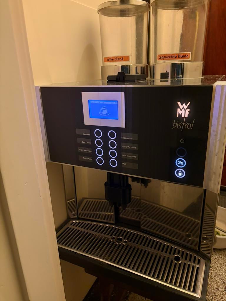 WMF Bistro 8400 koffiemachine krachtstroom, Witgoed en Apparatuur, Koffiezetapparaten, Ophalen, Gebruikt, 10 kopjes of meer, Koffiemachine