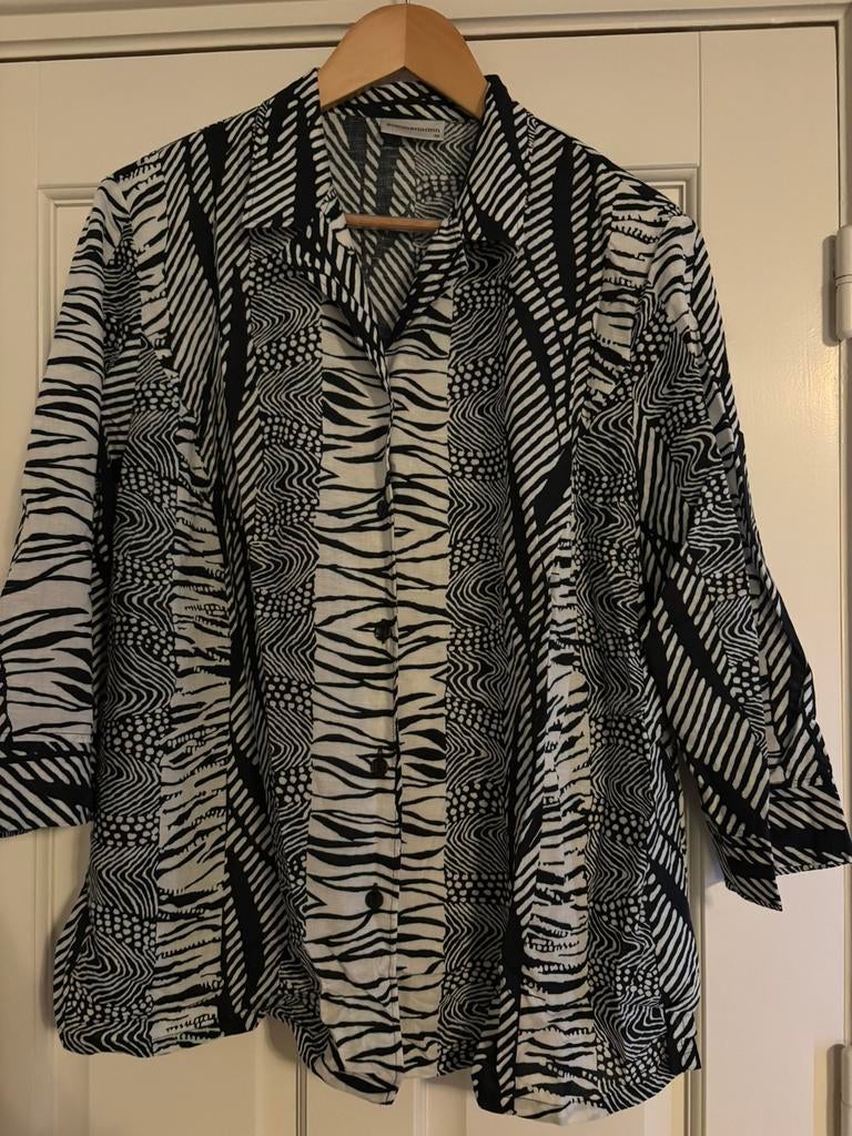 Zwart/beige blouse van Sommermann maat 48 zgan, Kleding | Dames, Grote Maten, Ophalen of Verzenden, Zo goed als nieuw, Zwart, Blouse of Tuniek