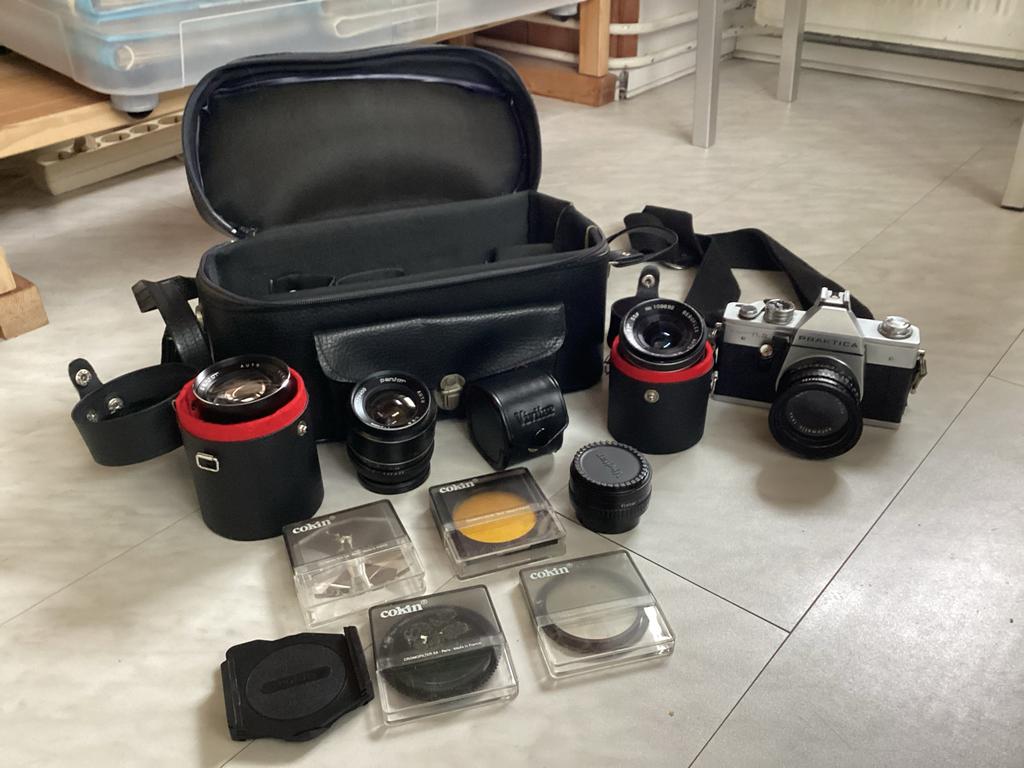 Praktica TL3 Spiegelreflexcamera met lenzen en accessoires, Audio, Tv en Foto, Fotocamera's Analoog, Ophalen, Gebruikt, Spiegelreflex