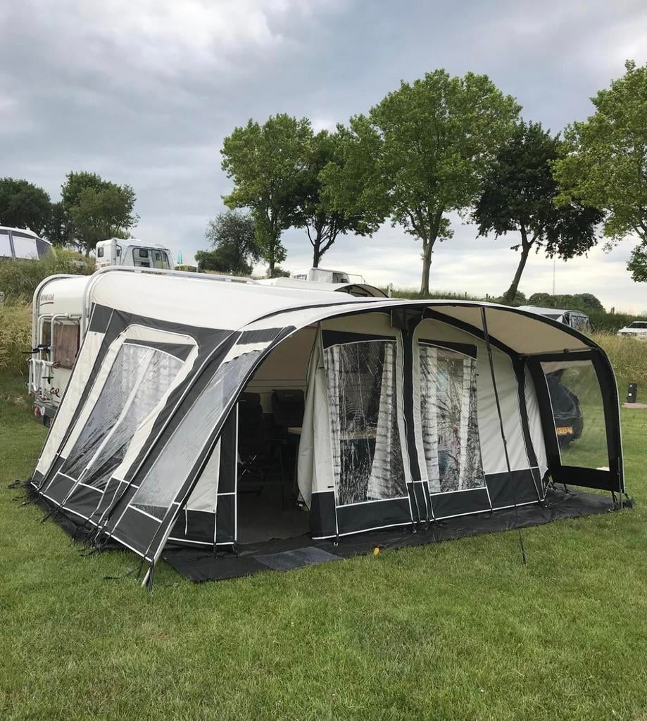 Voortent UNICO Milaan 320 + Petluifel (2019), Caravans en Kamperen, Ophalen of Verzenden, Zo goed als nieuw