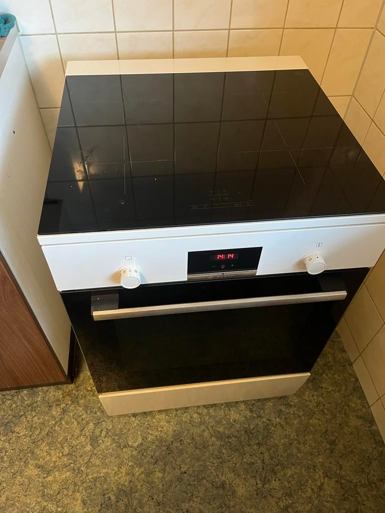 Bosch Inductie Kookplaat met Oven - Vrijstaand, Ophalen, Gebruikt, 4 kookzones, Inductie