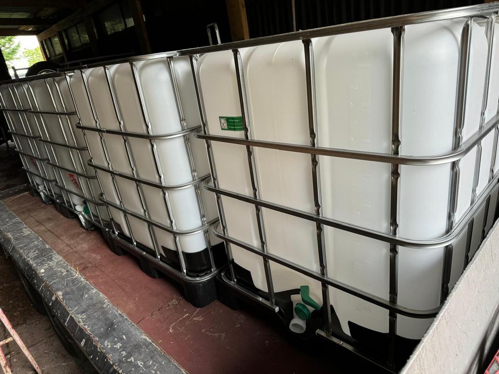 1000 liter IBC containers / tanks / vaten Prijs 75 euro, 150 liter of meer, Ophalen, Zo goed als nieuw