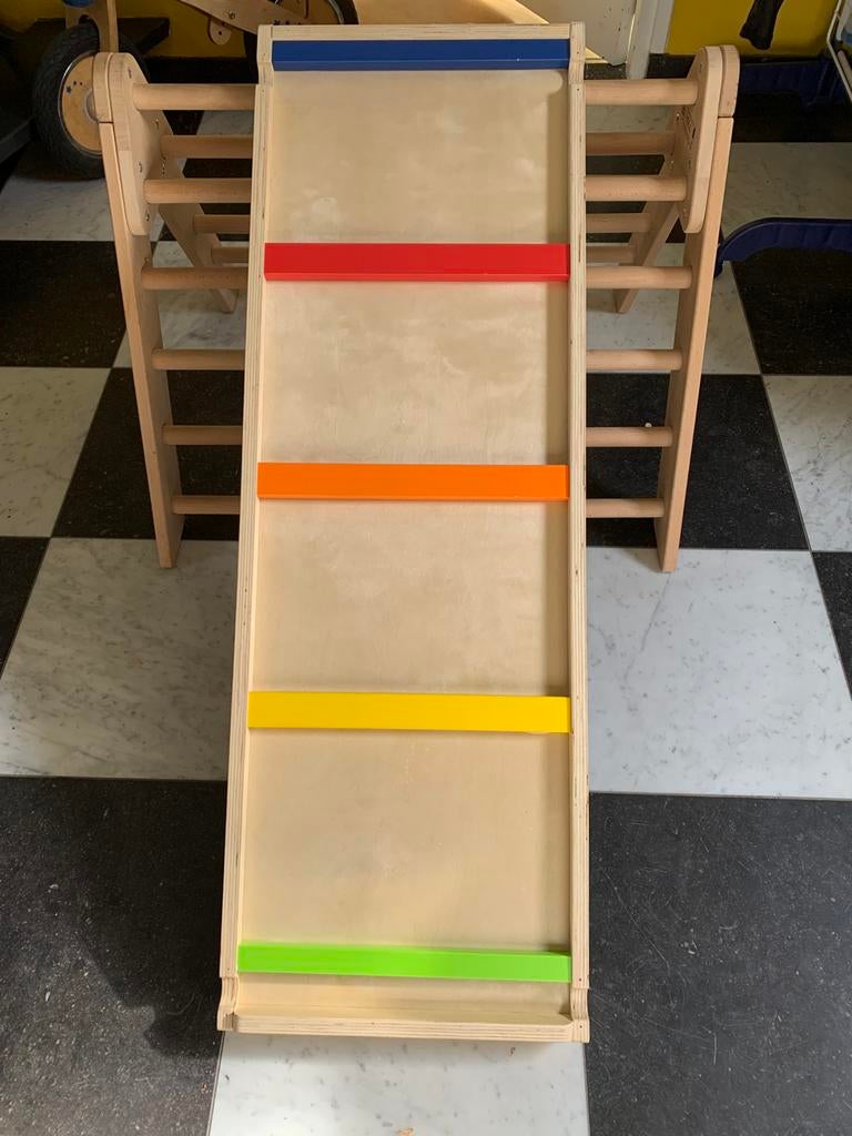 Houten glijbaan en klimrek, Kinderen en Baby's, Speelgoed | Houten speelgoed, Ophalen, Zo goed als nieuw