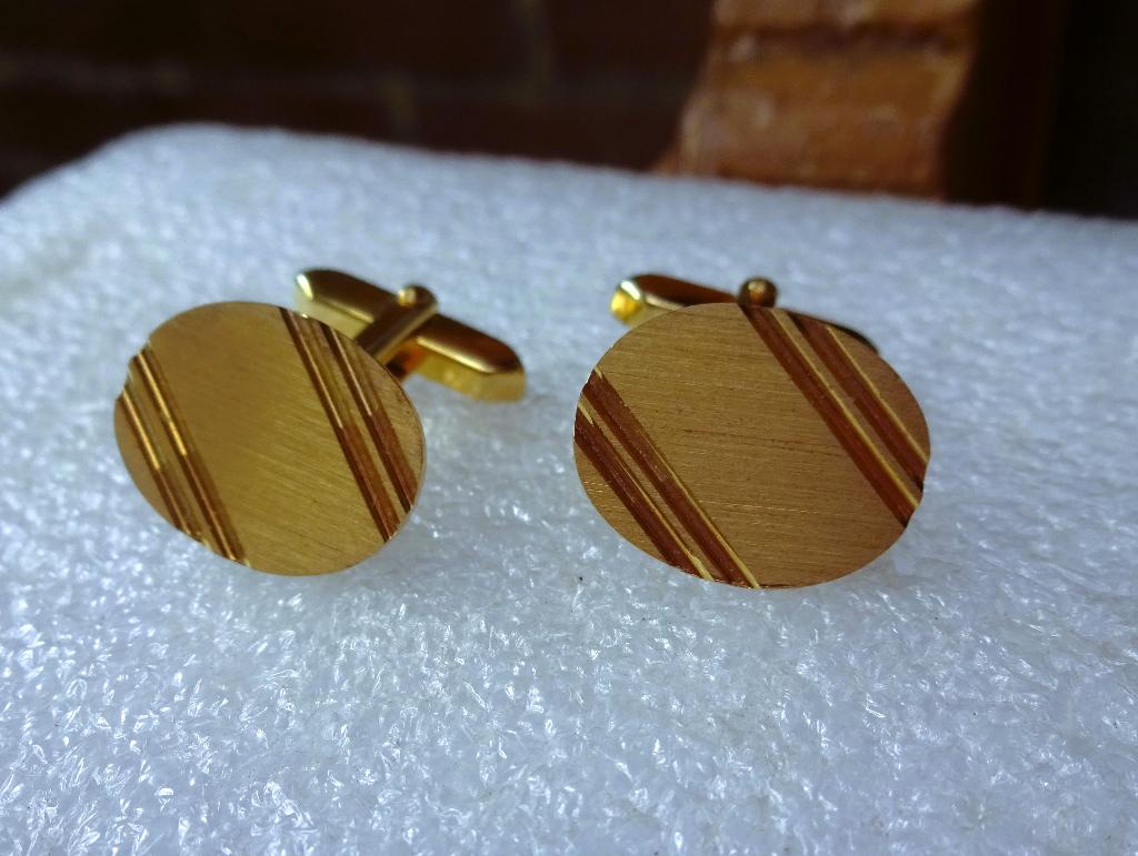 Goudkleurige ovale manchetknoopjes met diagonale streepjes, Sieraden, Tassen en Uiterlijk, Manchetknopen, Verzenden, Zo goed als nieuw