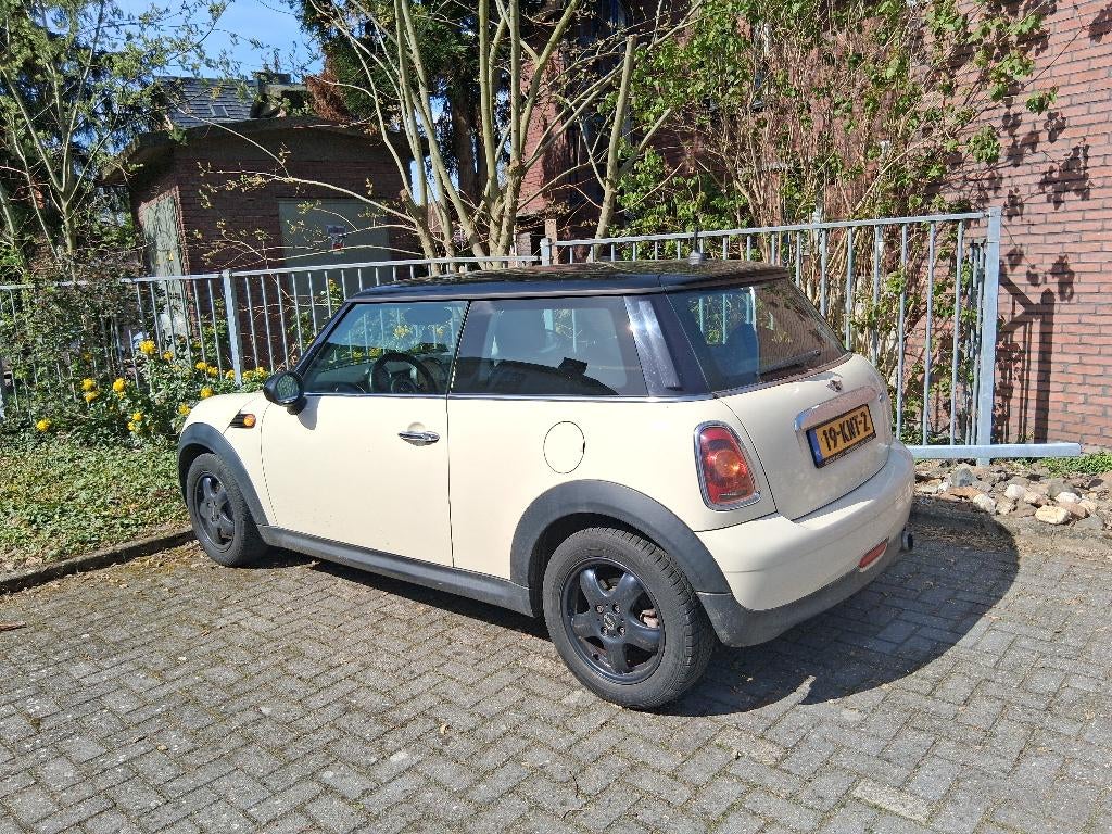 Mini 1.6 16V Cooper 2010 Wit, Auto's, Mini, Voorwielaandrijving, 4 cilinders, Origineel Nederlands, Handgeschakeld