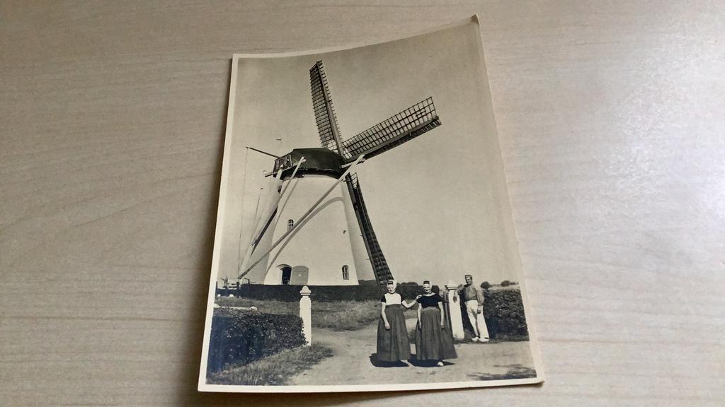 Biggekerke    Korenmolen Bovenkruier, Verzamelen, Ansichtkaarten | Nederland, Ophalen of Verzenden, 1940 tot 1960, Ongelopen, Zeeland