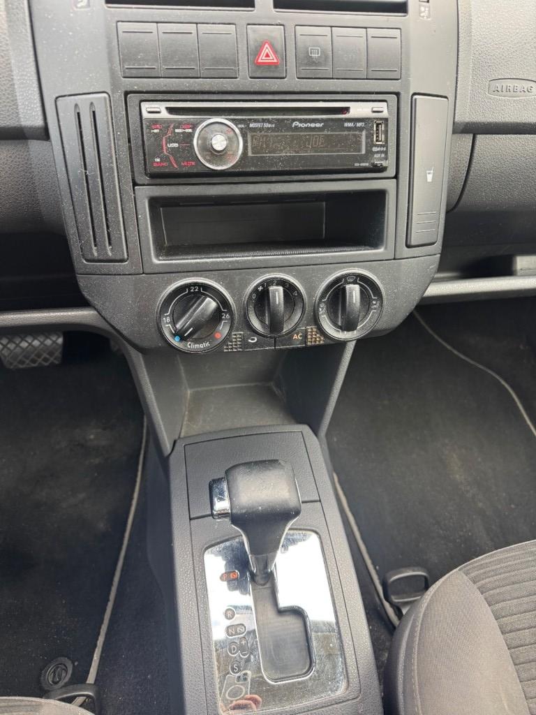 Volkswagen POLO 1.4-16V Comfortline 5DRS AUT AIRCO APK RIJDT, 4 cilinders, 14 km/l, Bedrijf, 1000 kg