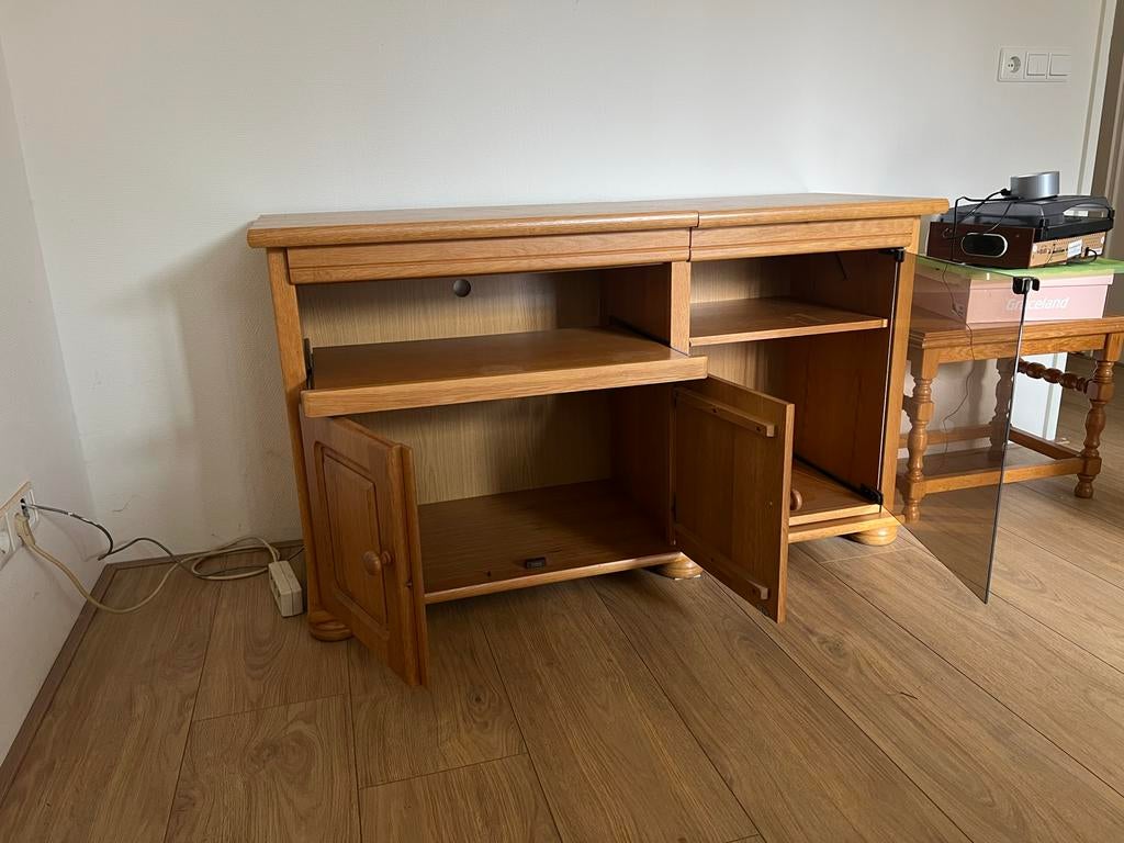 Houten tv-meubel met glazen deur en opbergruimte, Huis en Inrichting, Kasten | Televisiemeubels, Gebruikt, 100 tot 150 cm, Ophalen of Verzenden