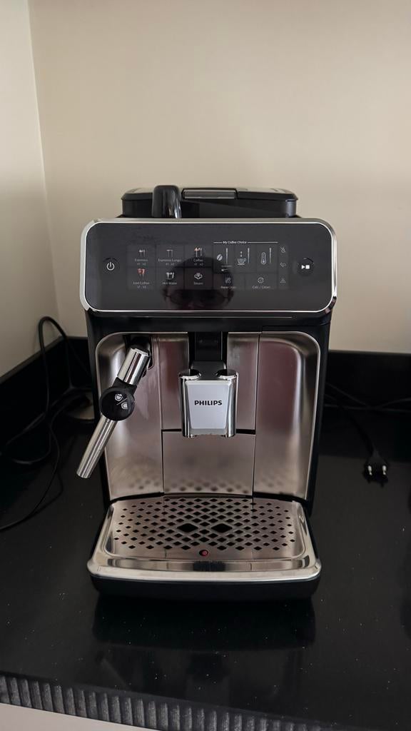 Philips EP3326/90 Volautomatische Koffiemachine, Witgoed en Apparatuur, Koffiezetapparaten, Gebruikt, Gemalen koffie, Koffiebonen