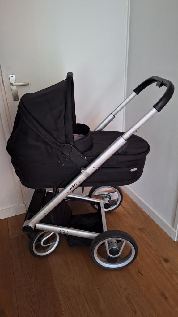 Mutsy kinderwagen met reiswieg, Gebruikt, Mutsy, Verstelbare duwstang, Ophalen