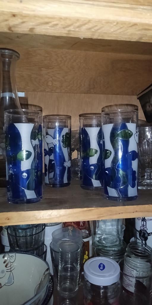 6 drinkglazen met vissen motief, ongeveer 36 jaar oud, Antiek en Kunst, Antiek | Glas en Kristal, Ophalen of Verzenden