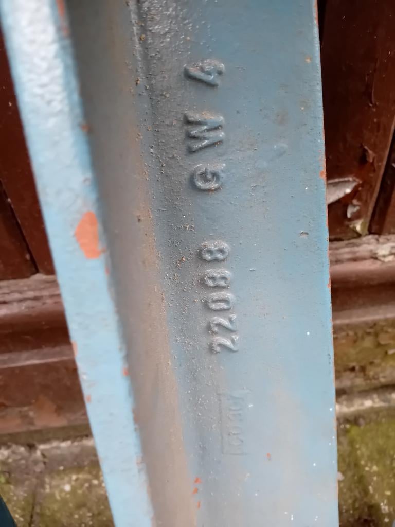 Gietijzeren poten, Ophalen