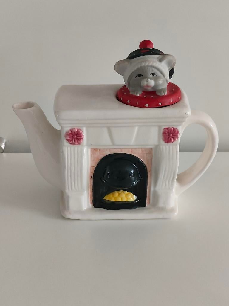 Theepot met kat en open haard (decoratief), Ophalen of Verzenden