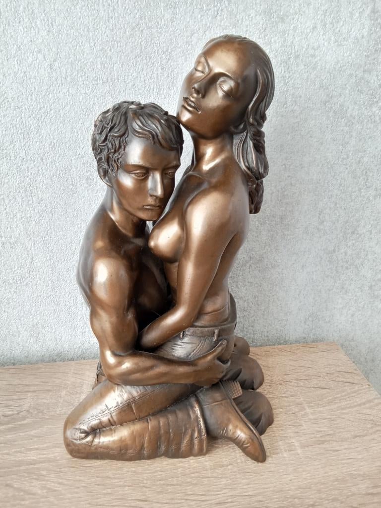 Set bronzen beelden, Ophalen