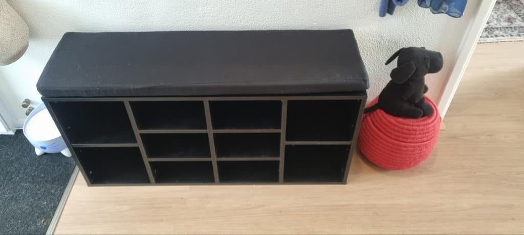 Schoenenbank met kussen, Ophalen