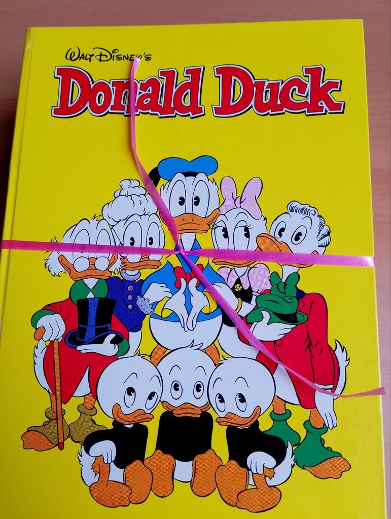 Donald duck verzamel map 1 en 2 jaartal 1998, Meerdere stripboeken, Ophalen, Gelezen