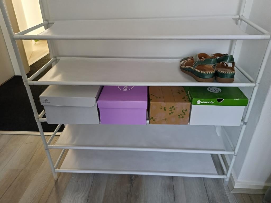 Schoenenrek. Modern., Ophalen of Verzenden, Zo goed als nieuw