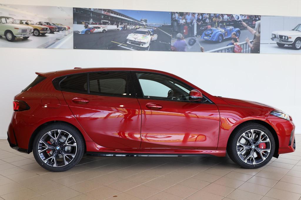 BMW 1 Serie 120 | M Sportpakket Pro | Alcantara | Stoel & St, Stof, Met garantie (alle), Lane Departure Warning, Origineel Nederlands