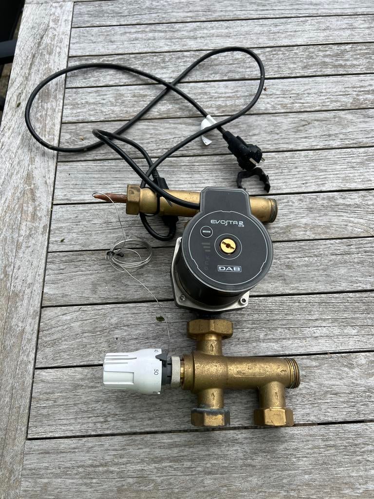 2 x Dab Evosta 2 circulatiepomp, Doe-het-zelf en Verbouw, Verwarming en Radiatoren, Ophalen, Minder dan 30 cm, Overige typen, Minder dan 60 cm