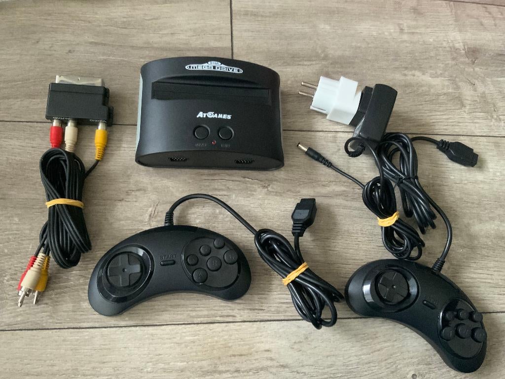 Mini Sega Megadrive Spelcomputer met VEEL Games, Spelcomputers en Games, Spelcomputers | Sega, Zo goed als nieuw, Mega Drive, Met 2 controllers