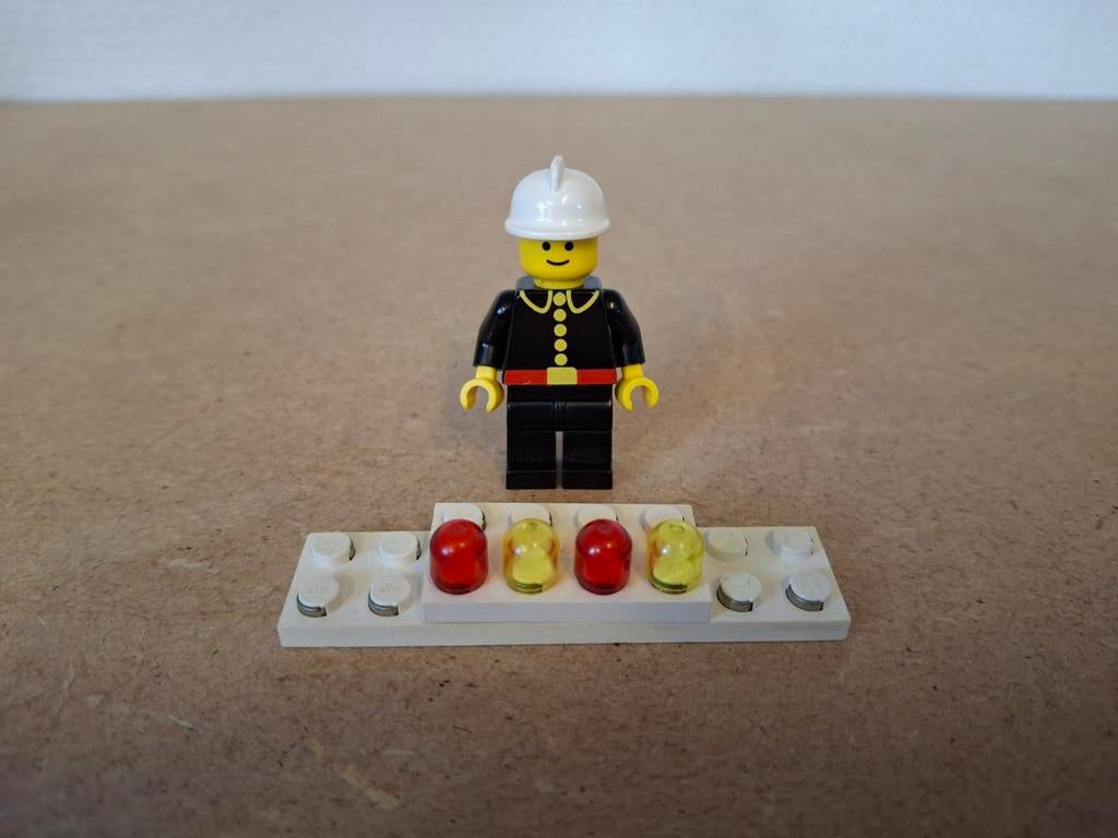 Lego 6480 Hook and Ladder Truck. Jaren 80 Classic Town, Lego, Info@lego.com, 33 Bath Road, Slough, UK, Lego