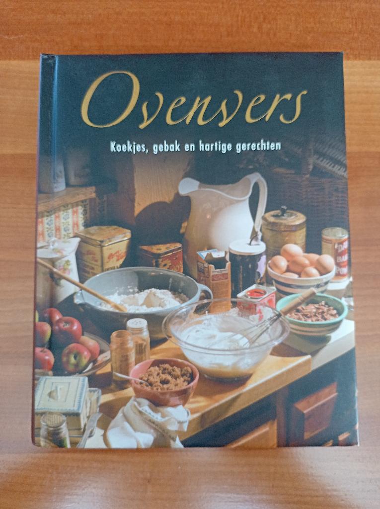 Kookboek ovenvers koekjes, gebak en hartige gerechten, Ophalen of Verzenden, Zo goed als nieuw, Taart, Gebak en Desserts, Europa