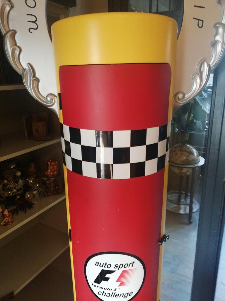 XXL FORMULE 1 F1 WINKEL DISPLAY VITRINE KAST 210 CM HOOG!!!, Ophalen, Gebruikt, Overige typen, F1