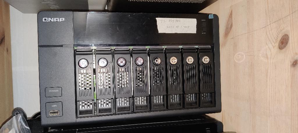 QNAP TS-859 Pro met 8 X 2TB disken [QNAP4] 6-4, Ophalen of Verzenden, Zo goed als nieuw