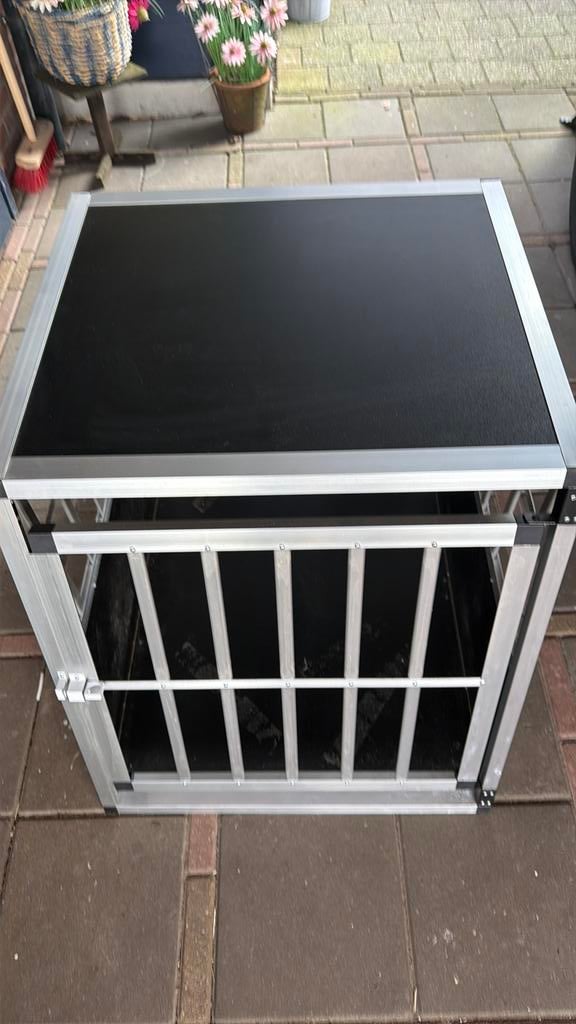 Prachtige transportbox voor in de auto, Dieren en Toebehoren, Hondenhokken, Ophalen, Zo goed als nieuw, 75 tot 110 cm, Minder dan 65 cm