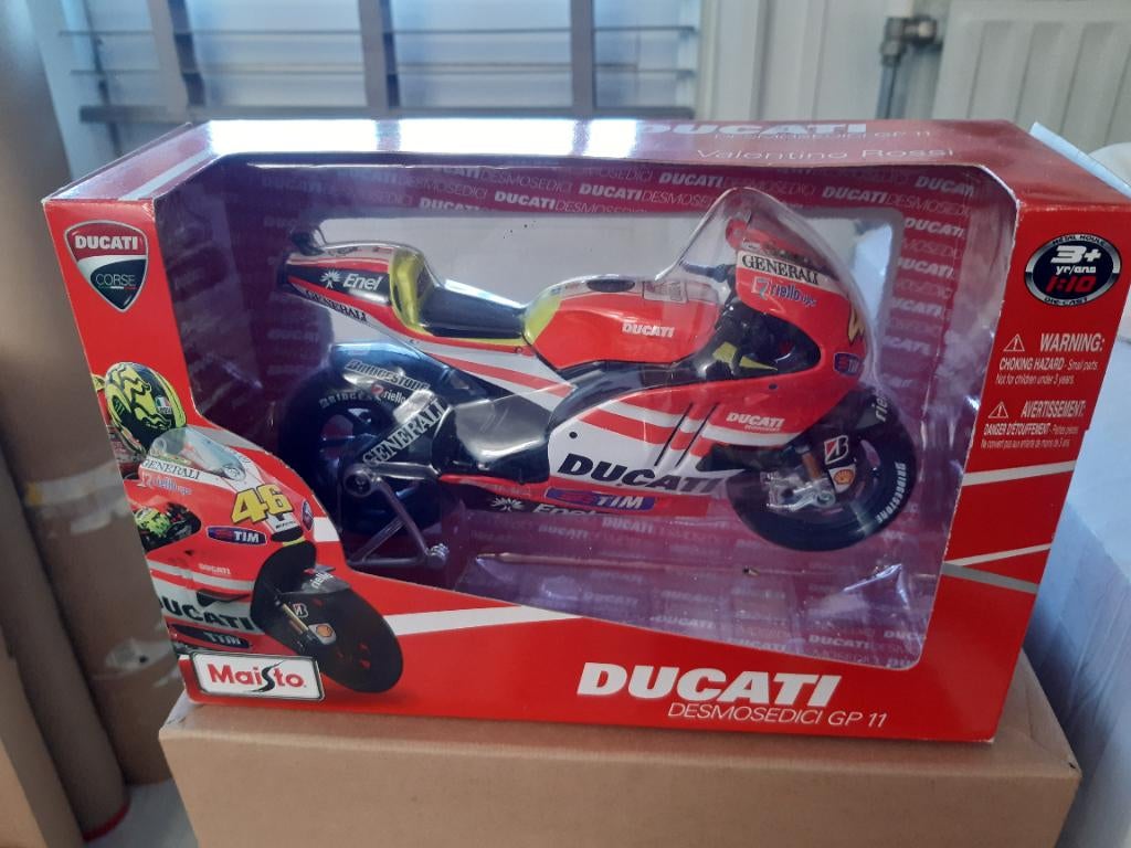 maisto model 1:10 ducati valentino rossi tt assen, Ophalen of Verzenden, Nieuw, Motoren