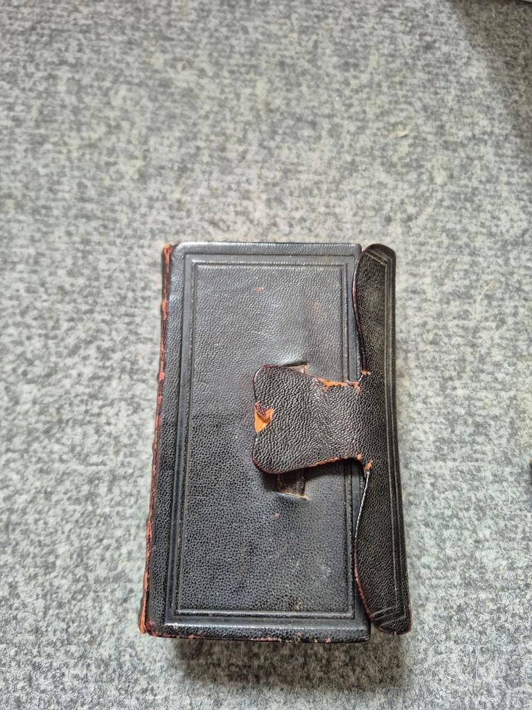 2 Antieke Bijbels (19e Eeuw) - Geleefde Kaft, Mooie Pagina's, Antiek en Kunst, Antiek | Boeken en Bijbels, Ophalen of Verzenden